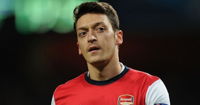 Arsenal chào đón Mesut Ozil trở lại