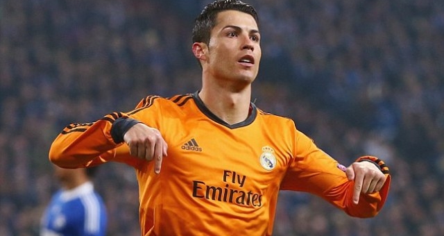 Video bóng đá: CR7 bỏ lỡ những cơ hội ngon ăn trước Schalke