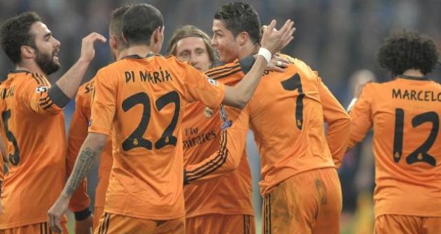 Video bàn thắng: Schalke 04 1–6 Real (Champions League 2013/14)