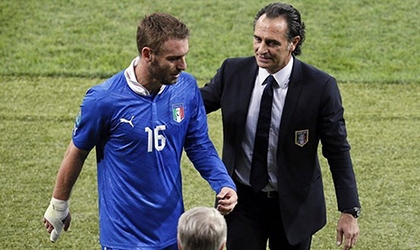 Hành động phản cảm, sao Roma bị trừng phạt thẳng tay