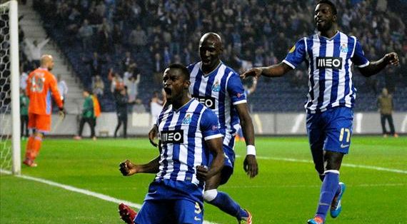 Porto 1-0 Napoli: Martinez tỏa sáng