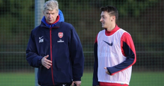 HLV Arsene Wenger khẳng định vị trí cho Ozil