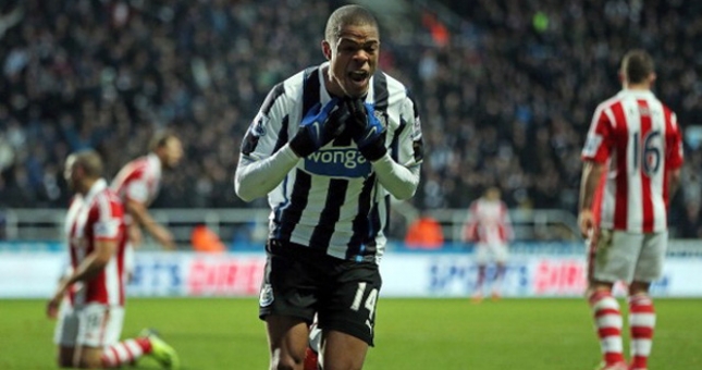 Tottenham quyết chiêu mộ Loic Remy trước mũi Arsenal