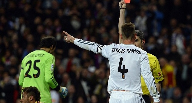 VIDEO Ramos nhận thẻ đỏ oan vì Neymar việt vị