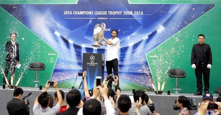 'Cơn sốt' mang tên Robert Pires tại Hà Nội