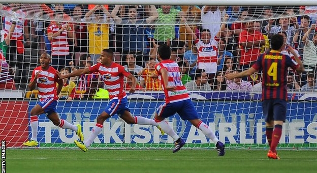 Video bàn thắng: Granada 1-0 Barcelona (VĐQG Tây ban Nha 2013/14)