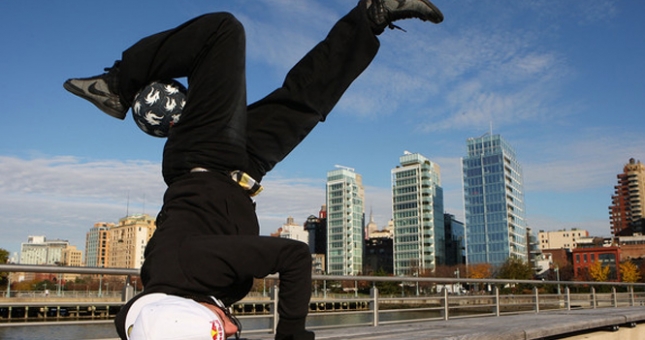 Video bóng đá: Màn trình diễn bóng đá đường phố đẳng cấp hàng đầu