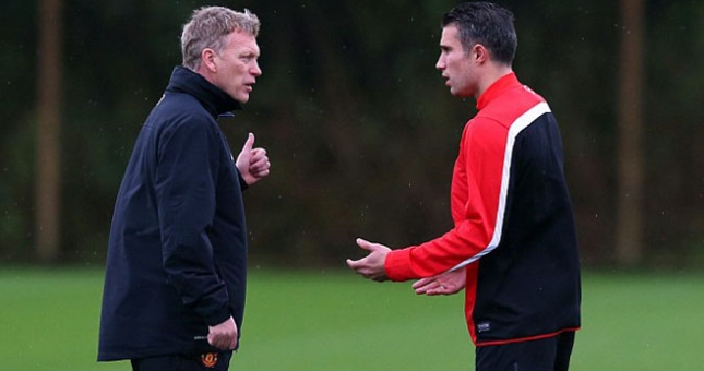 Robin van Persie giả vờ chấn thương để làm khó David Moyes?