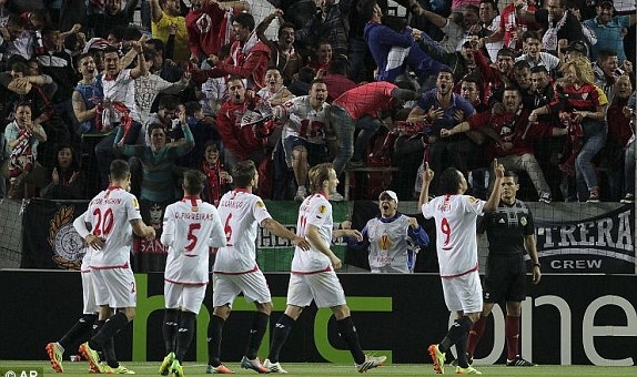 Video bàn thắng: Valencia 3-1 Sevilla (Bán kết Europa League 2014)