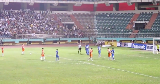 Video bóng đá: Văn Quyến lập siêu phẩm trong trận đấu chia tay Ninh Bình