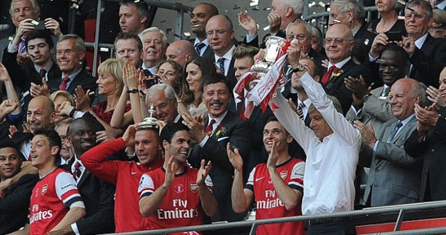 Arsene Wenger nói gì khi giành danh hiệu đầu tiên sau 9 năm?