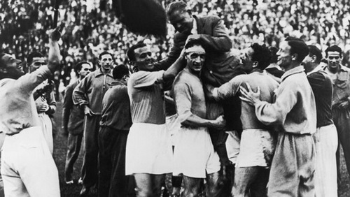 World Cup 1934: ĐKVĐ Uruguay bỏ giải vì tự ái, vị trí trung vệ ra đời