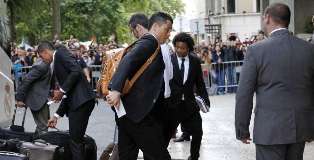 Cristiano Ronaldo dẫn đầu Real 'đại náo' Lisbon