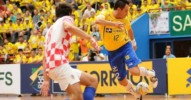 Video siêu sao Futsal Falcao tái hiện pha gắp bóng ghi bàn huyền thoại