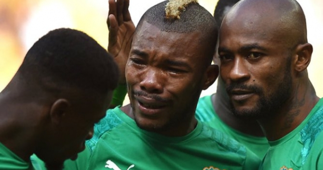 Video World Cup 2014: Quá xúc động, Serey Die hát quốc ca Bờ Biển Ngà trong nước mắt