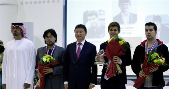 Lê Quang Liêm mất chức VĐ cờ chớp vào tay Magnus Carlsen