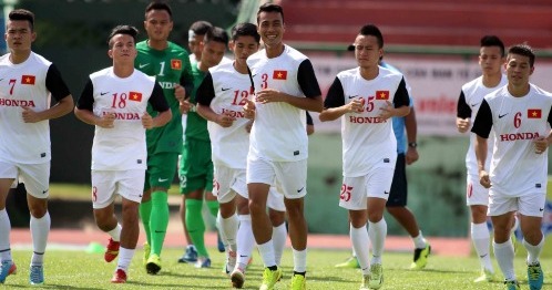 Đội tuyển Việt Nam tập nặng ngay ngày đầu tiên dưới thời HLV Miura