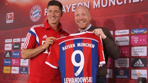 Lewandowski chính thức ra mắt Bayern và mang áo số 9
