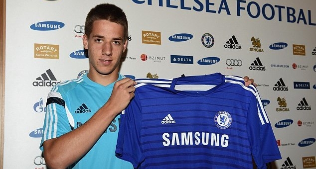 CHÍNH THỨC: Chelsea đón tân binh thứ 3