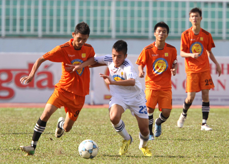 Trước trận bảng B - U17 Quốc Gia 2014