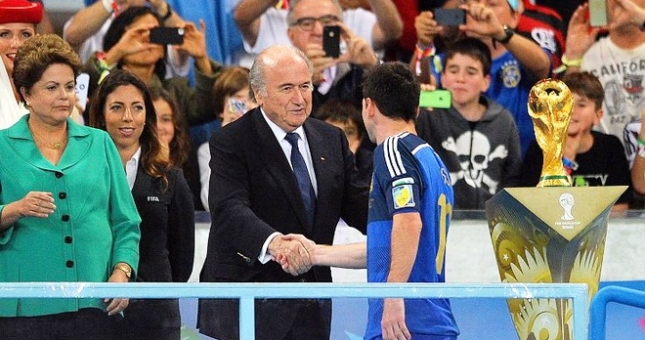 Thành viên FIFA giải thích việc bầu chọn cho Messi
