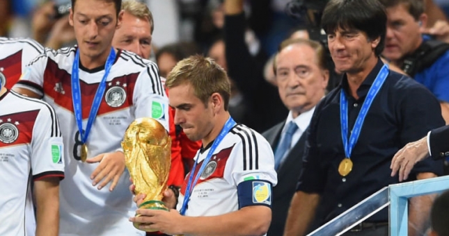 Philipp Lahm bất ngờ từ giã ĐTQG Đức