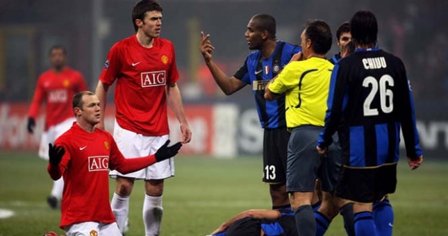 Inter Milan vs Man Utd: Van Gaal kéo dài chuỗi ngày vui