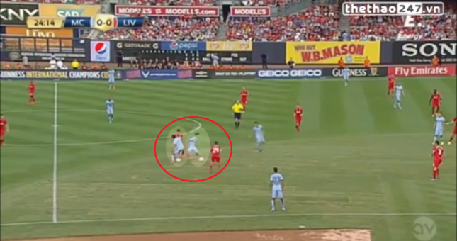 VIDEO: Sao Man City tái hiện kỹ năng lừa bóng kinh điển của Zidane