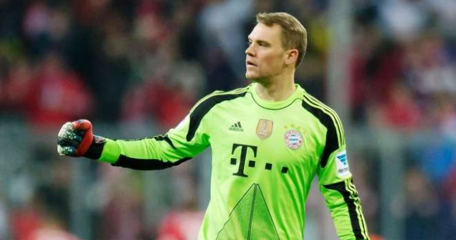Manuel Neuer thích chơi chân từ khi còn rất trẻ