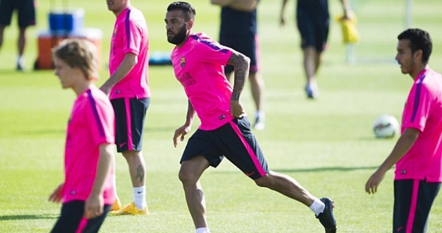 HLV Luis Enrique nói về tương lai của Dani Alves