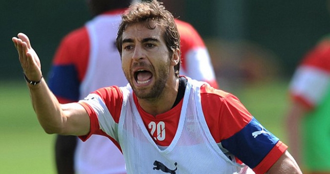 Flamini đùng đùng nổi giận quát mắng đồng đội