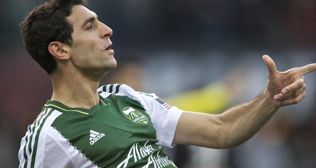 VIDEO: Pha solo ghi bàn từ giữa sân ở giải bóng đá nhà nghề Mỹ MLS