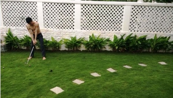 Công Vinh khéo léo khoe nhà đẹp khi Thủy Tiên đi vắng