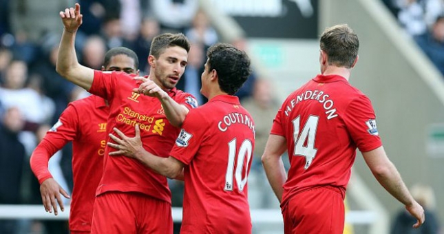 Thêm một tiền đạo chính thức chia tay Liverpool