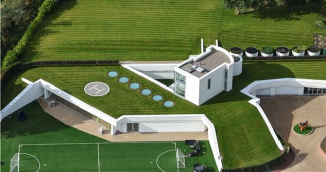 Balotelli tậu siêu biệt thự tại Anh?