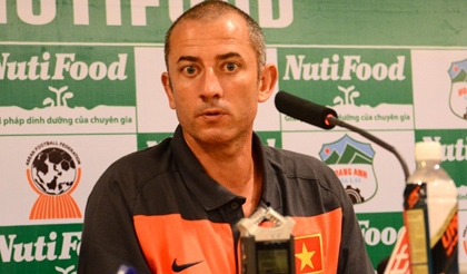 HLV U19 Việt Nam lo lắng trước cuộc đối đầu với U19 Myanmar