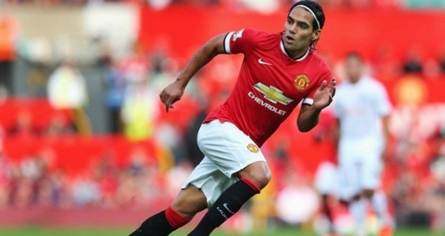 VIDEO: Màn ra mắt của Radamel Falcao trong màu áo MU