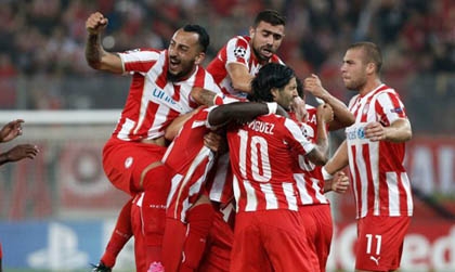 Mandzukic ghi bàn Atletico Madrid vẫn bị Olympiakos đánh bại