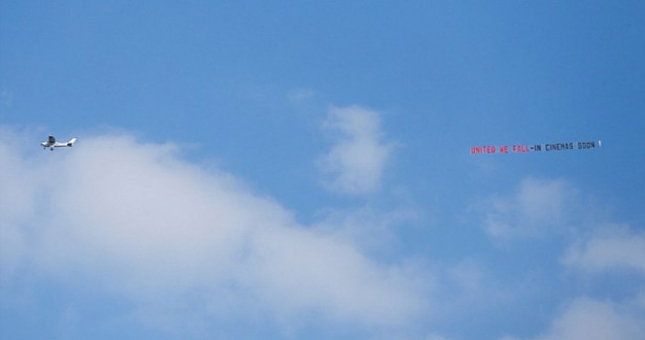 CĐV Man City dùng khẩu hiệu ‘trêu ngươi’ Man United