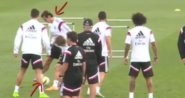 VIDEO: Gareth Bale trổ tài đánh gót khéo léo trên sân tập Real