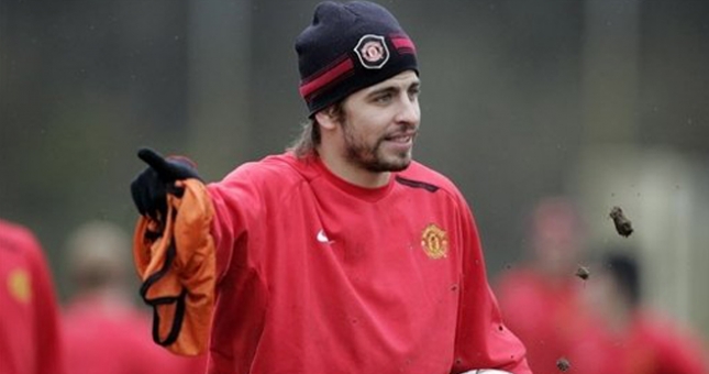 Man Utd gây bất ngờ khi muốn tái hợp Pique