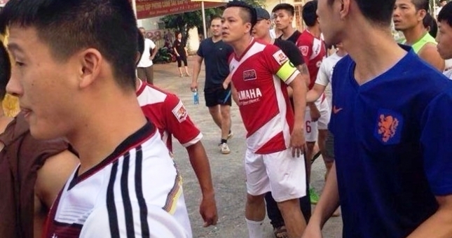 Thực hư tin đồn Tuấn Hưng đánh nhau trên sân phủi