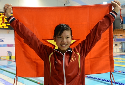 VIDEO: Ánh Viên giành HCĐ bơi 200m ngửa tại Asiad 17