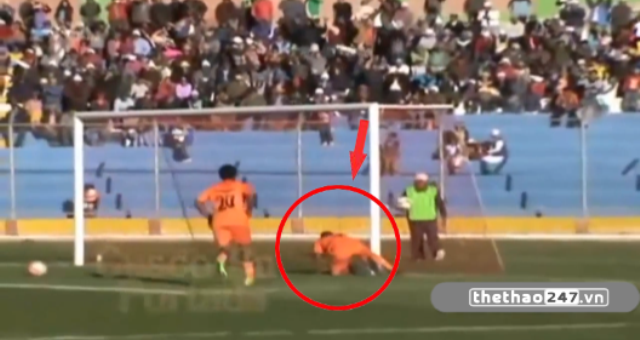 VIDEO: Bị đánh hội đồng vì ăn mừng sỉ nhục đối phương