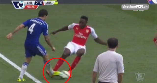 VIDEO: Tình huống vào bóng triệt hạ của Welbeck vs Fabregas
