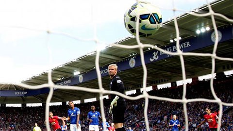 VIDEO: Những pha làm bàn kì lạ nhất lịch sử bóng đá