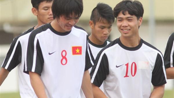 Bầu Đức đã sai khi không để Công Phượng, Tuấn Anh xuất ngoại?