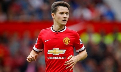 Van Gaal giải thích lí do rút Herrera khỏi sân