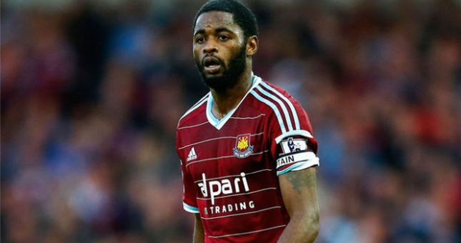 Alex Song tiết lộ tương lai tại Barcelona