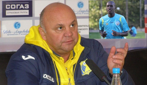 Cầu thủ đòi sa thải HLV vì bị phân biệt chủng tộc